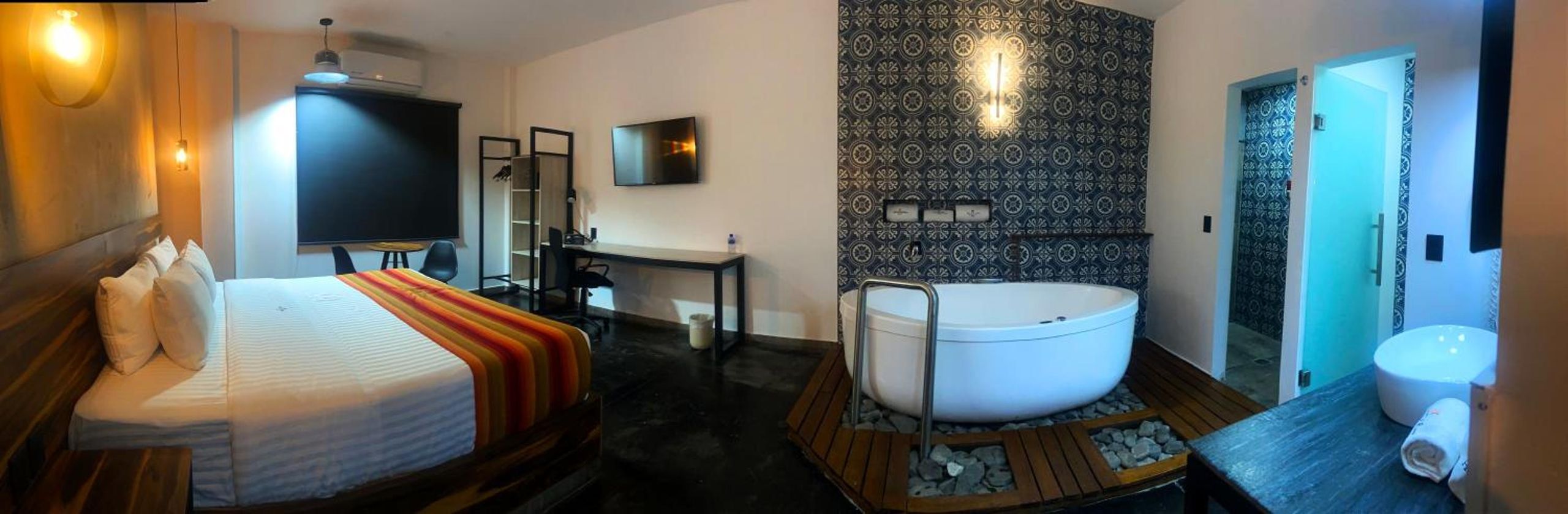 King Suite con Spa Bath — 6