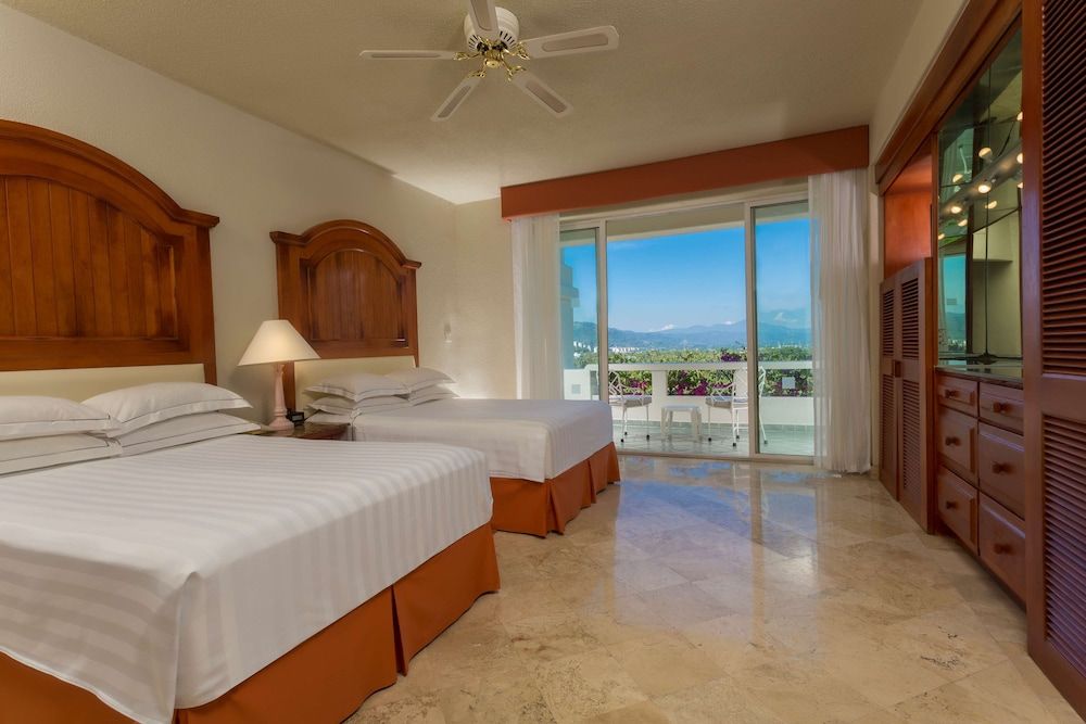 Suite, vista al jardín — 4
