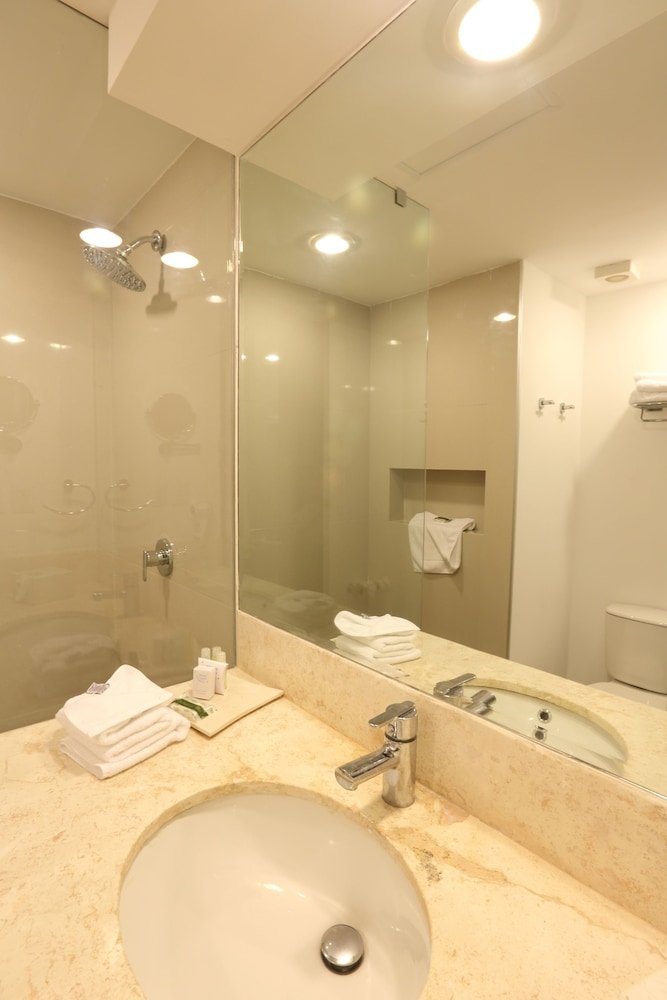 Habitación Ejecutiva, 1 cama King, Refrigerator, vista al jardín — 3