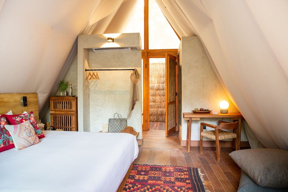 Room (Jungle)