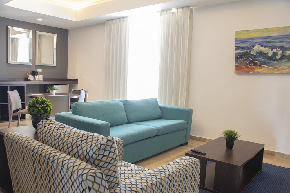 Suite, Multiple Beds — 6