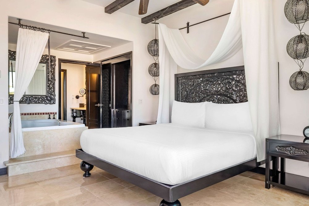 Suite Deluxe de 1 Dormitorio con 1 Cama King y Vista a la Piscina con Balcón — 7