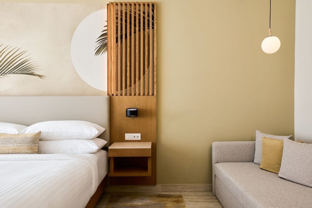 Room, 1 cama King con sofá cama, Resort View — 7