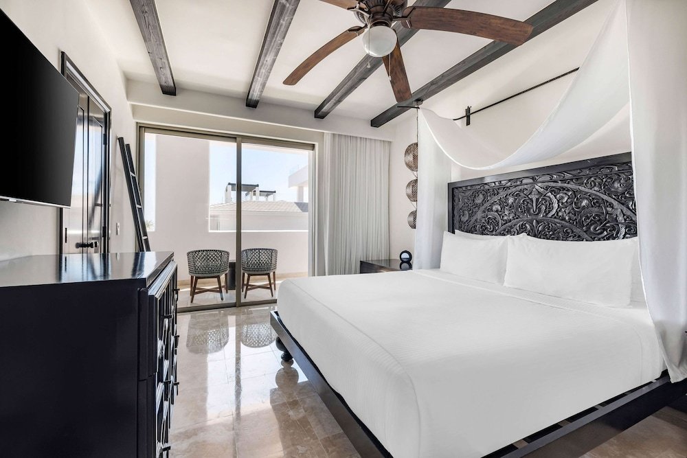 Habitación de 2 Dormitorios 1 Rey 1 Qn Vista Parcial al Océano con Balcón — 7