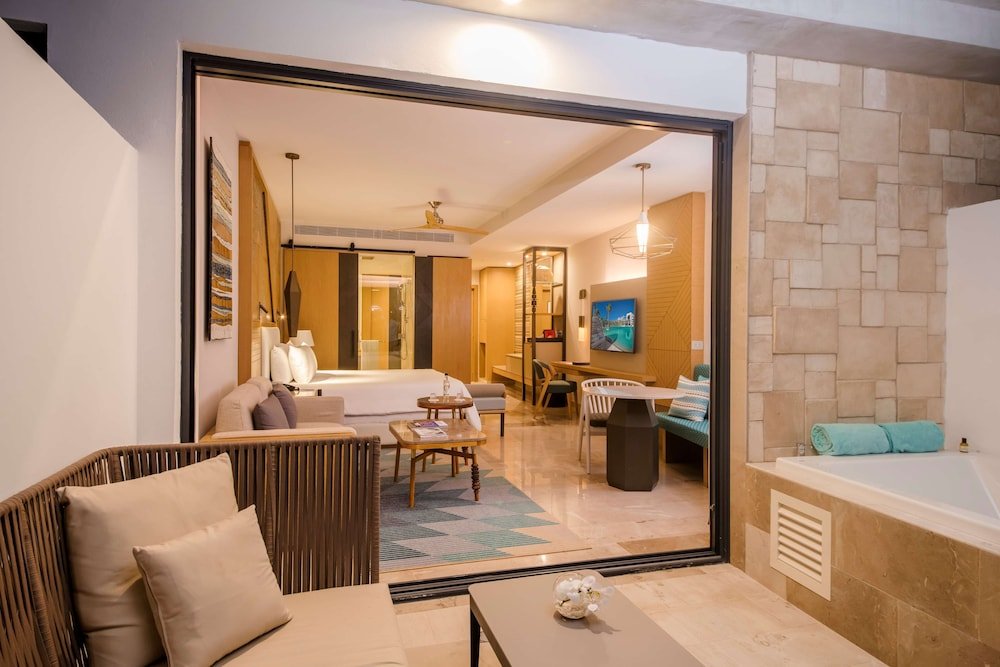 Suite Junior Romance con vista parcial al océano — 3