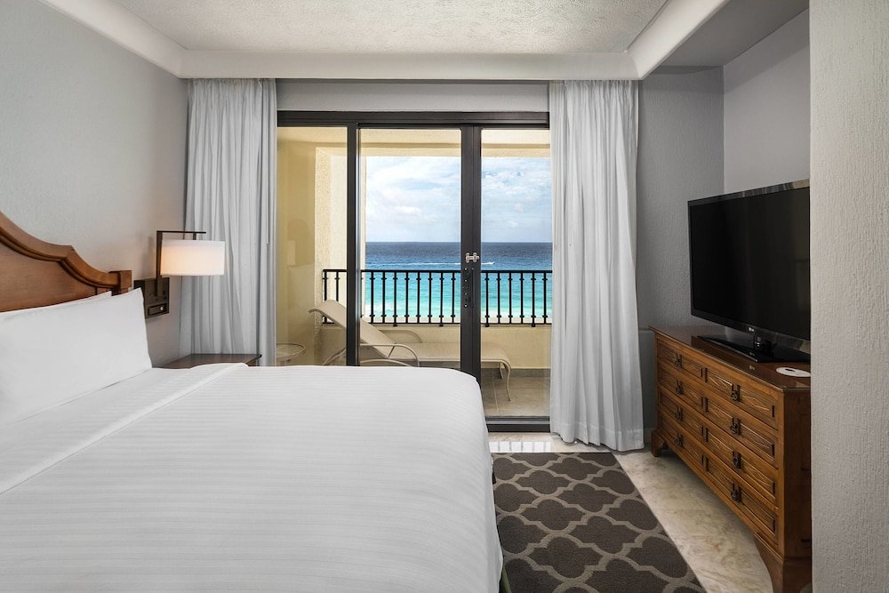 Room, 1 cama King con sofá cama (Oceanfront, View)