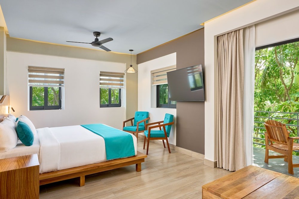 Junior Suite Partial Lagoon View — 2