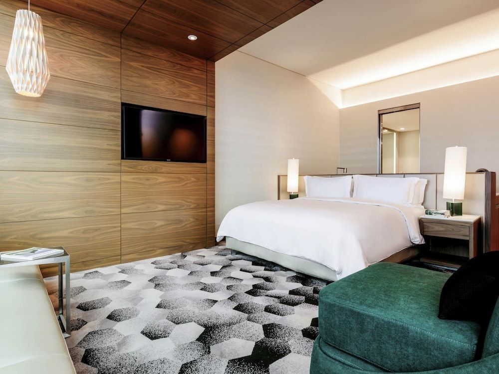 Junior Suite, Club Lounge Access, Executive Level (Reforma View) — 8
