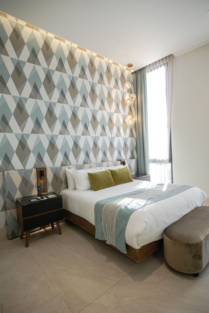 Master Suite — 7