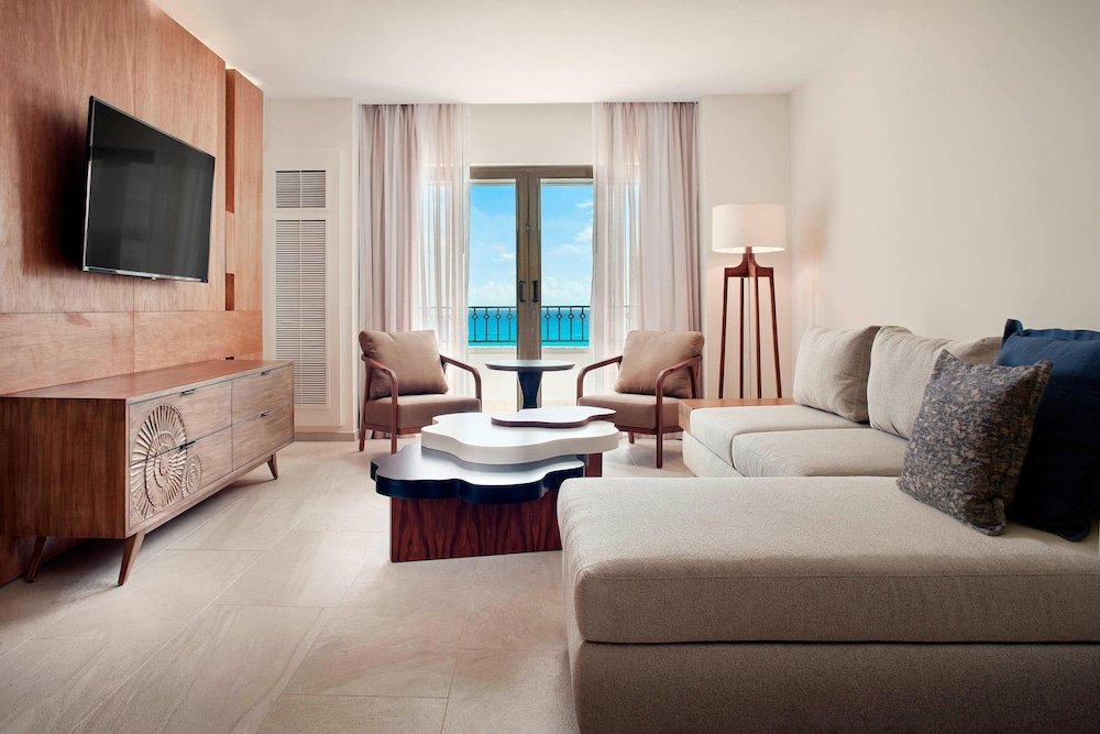 Suite, 1 recámara, balcón — 8