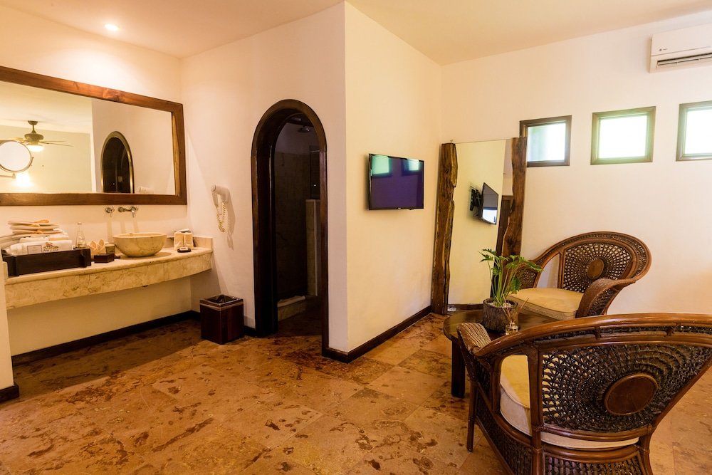 Habitación Superior, Vista al Jardín — 5