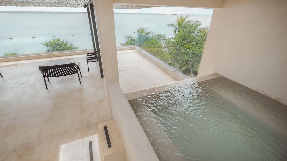 Deluxe Suite, Private pool — 7