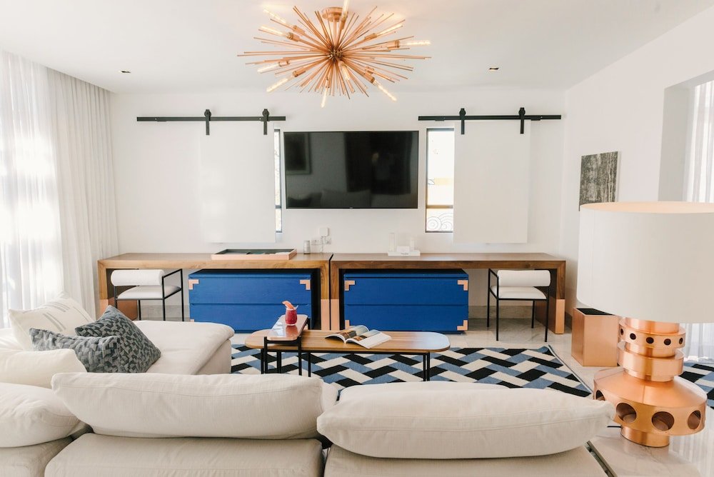 Suite (Owner, A) — 3