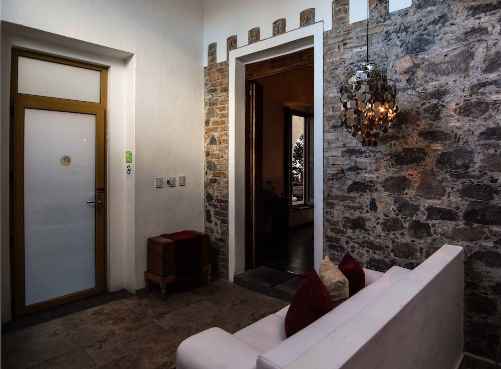 Master Suite — 8
