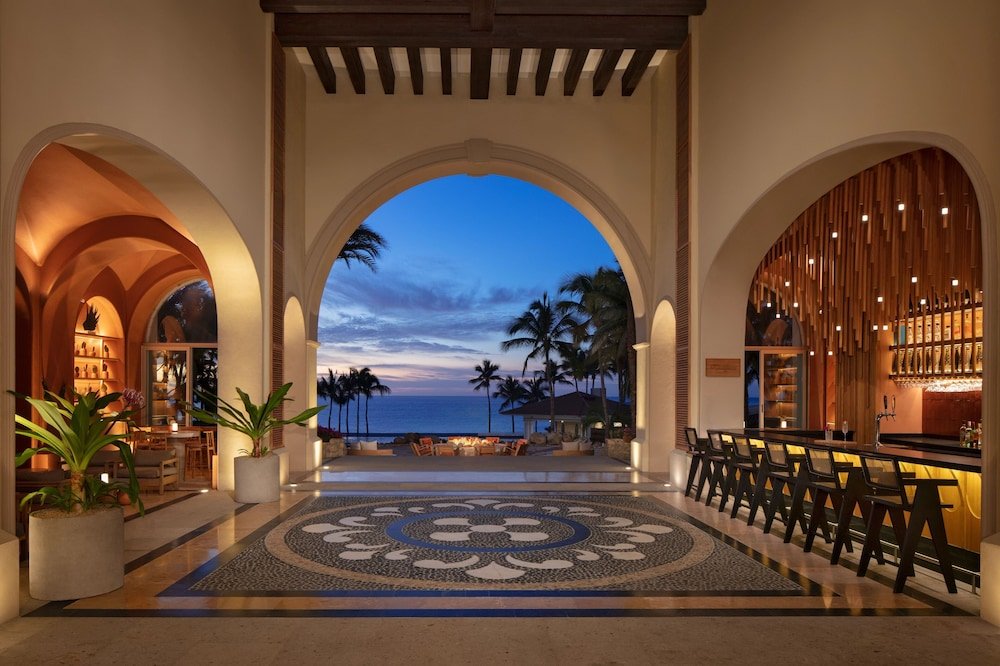Suite, 1 cama King, vista a la alberca, Poolside — 7