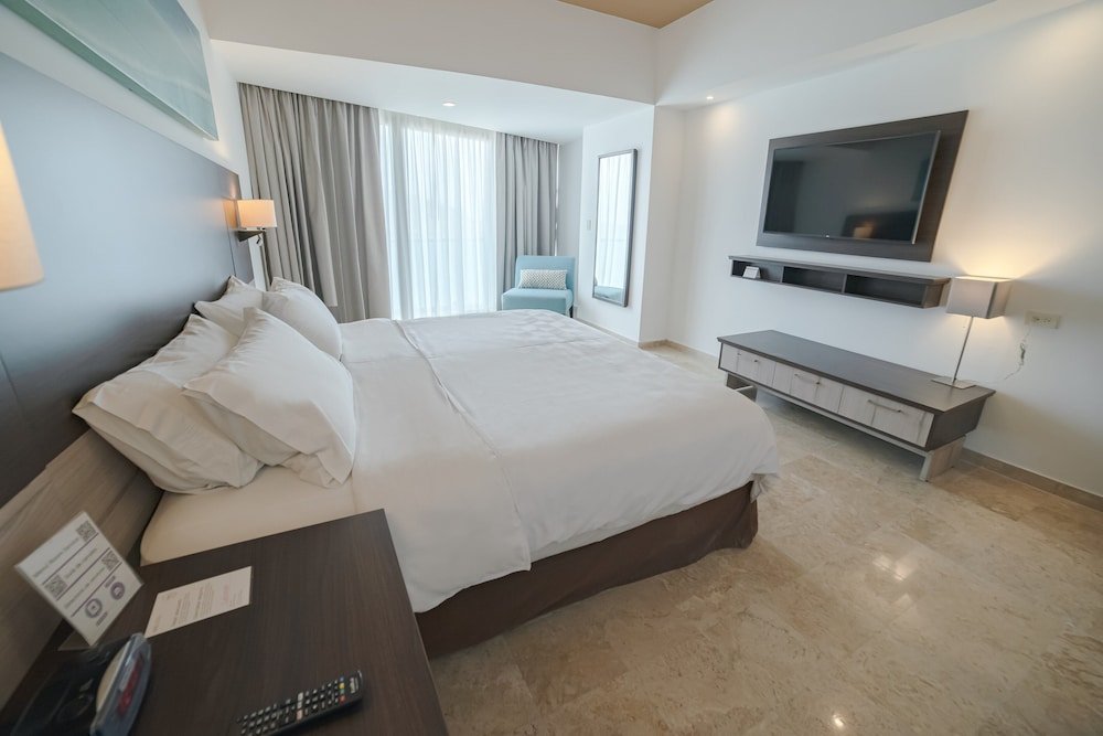 Suite, Multiple Beds — 8