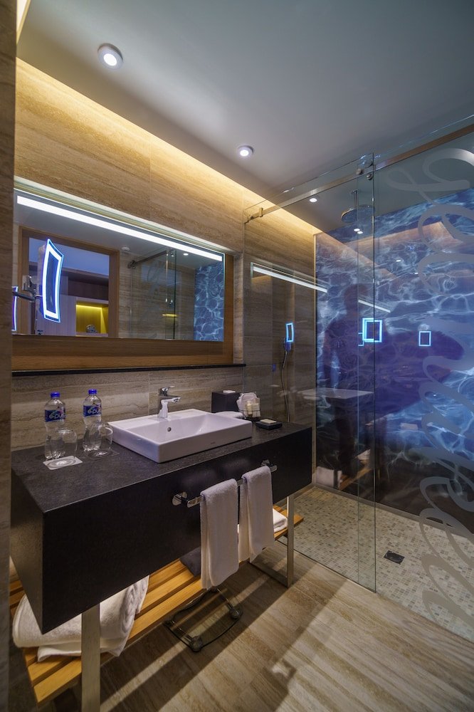 Habitación Deluxe, 2 camas dobles, no fumadores, balcón — 5
