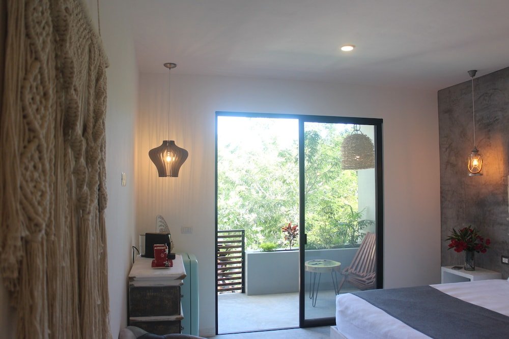Suite King con Balcón y Vista a la piscina — 7