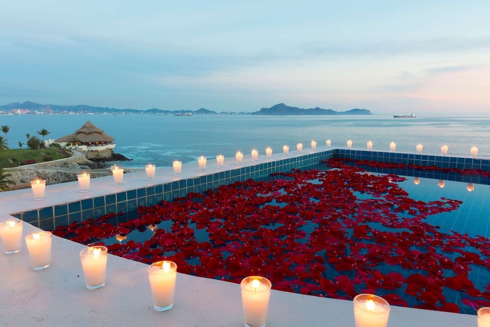 Master Suite Premium Level con Sea Front View and Private Swimming Pool — 2