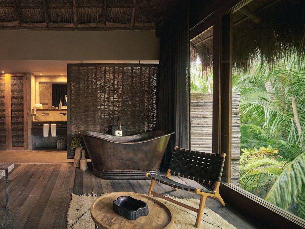 Suite (Palm Suite) — 6