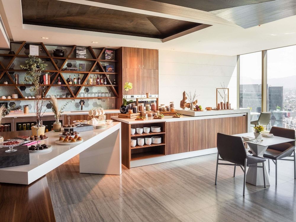 Junior Suite, 2 camas dobles, Club Lounge Access, Executive Level (Angel Independence View) — 8