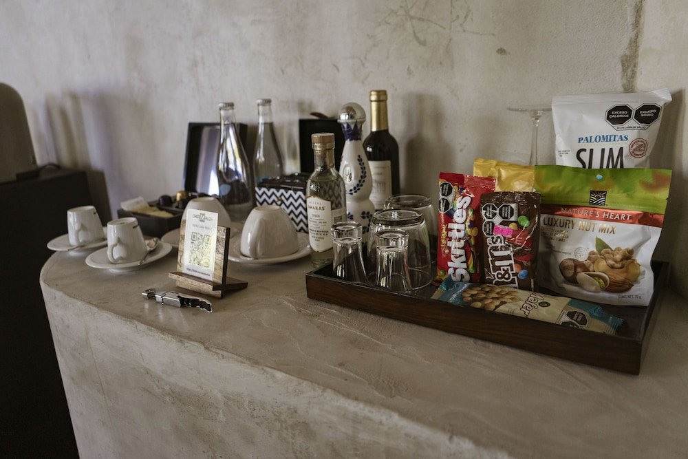 Suite, Beachfront (Master) — 4