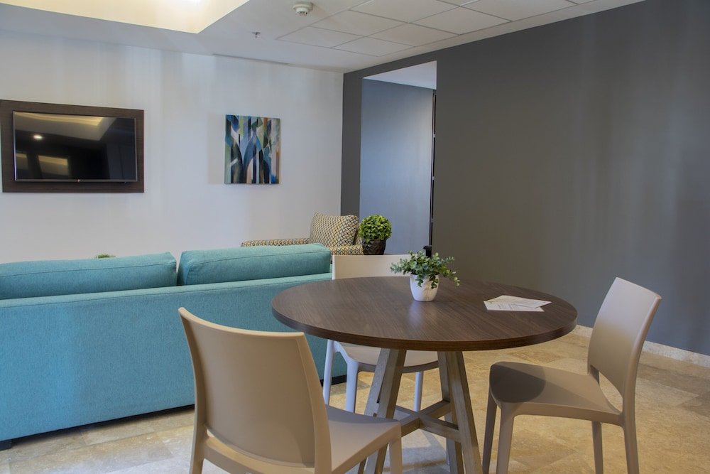 Suite, Multiple Beds — 3