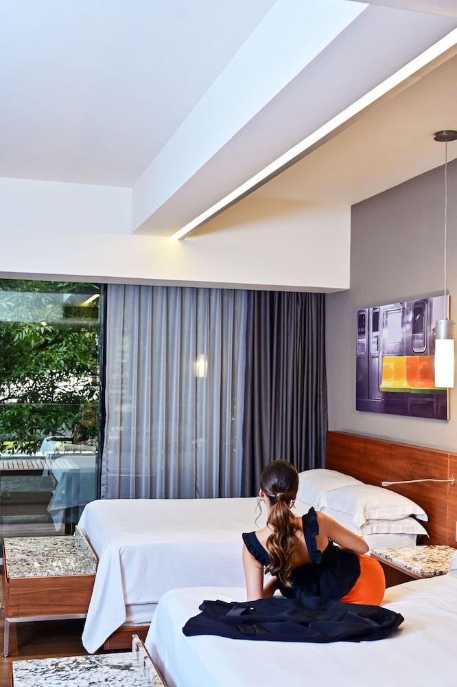Executive Suite Double — 4