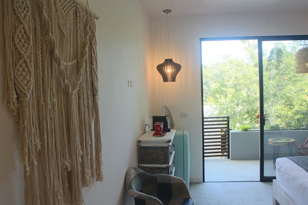 Habitación Tipo Suite Queen con Balcón y Vista a la Piscina — 6