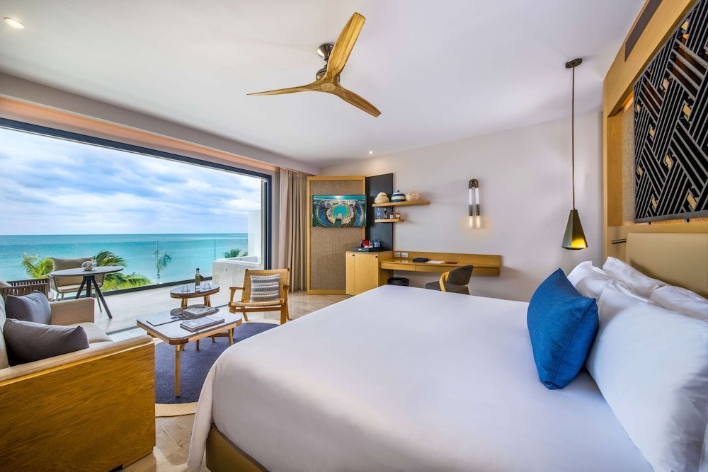 Suite Junior Frente al Mar del Club Serenity — 3