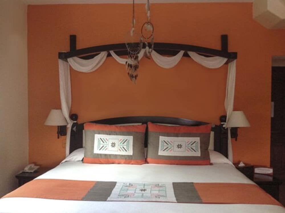 Suite, Lagoon View — 7