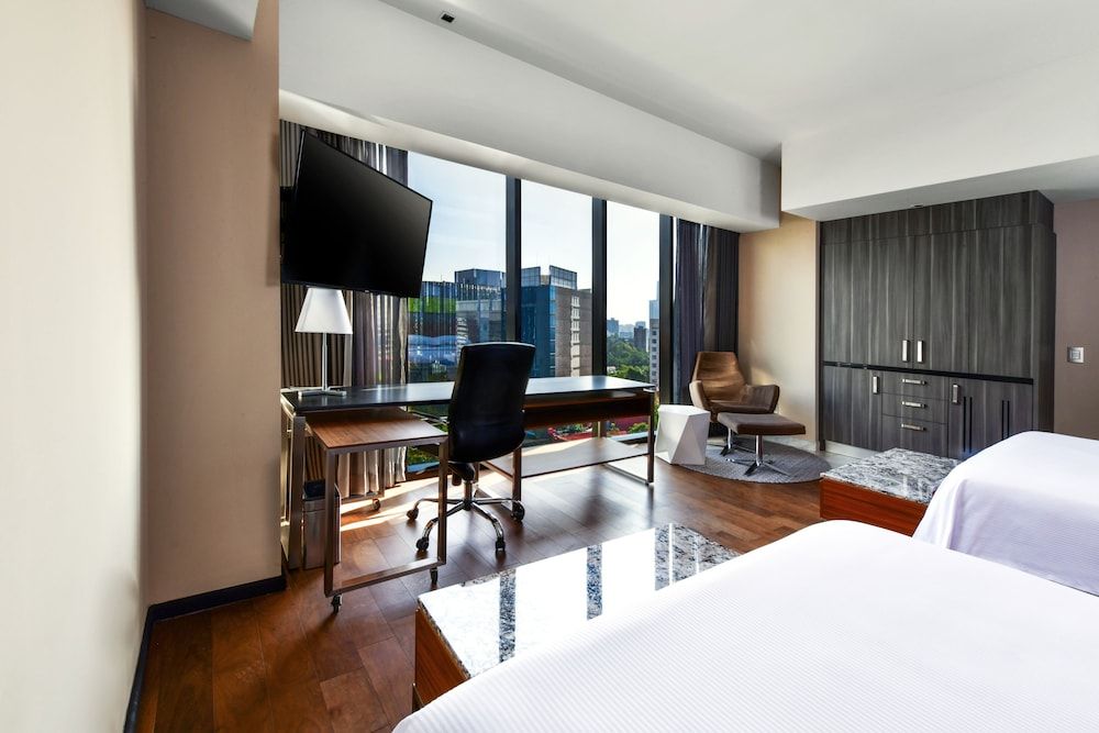 Executive Suite Double — 6