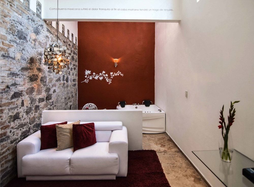Master Suite — 7