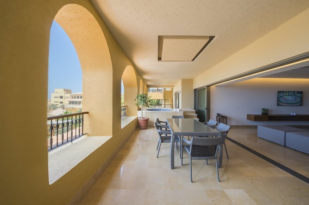 Suite de 3 Habitaciones con Vista al Océano
