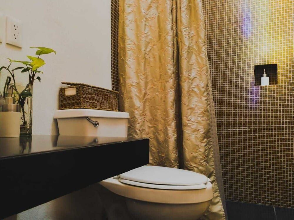 Habitación Grande, Baño Compartido — 2