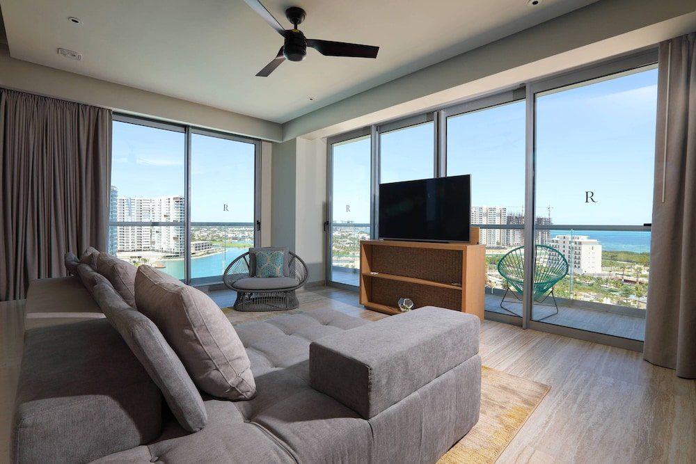Suite, 1 habitación, para no fumadores, con vistas a la marina (Balcón) — 7