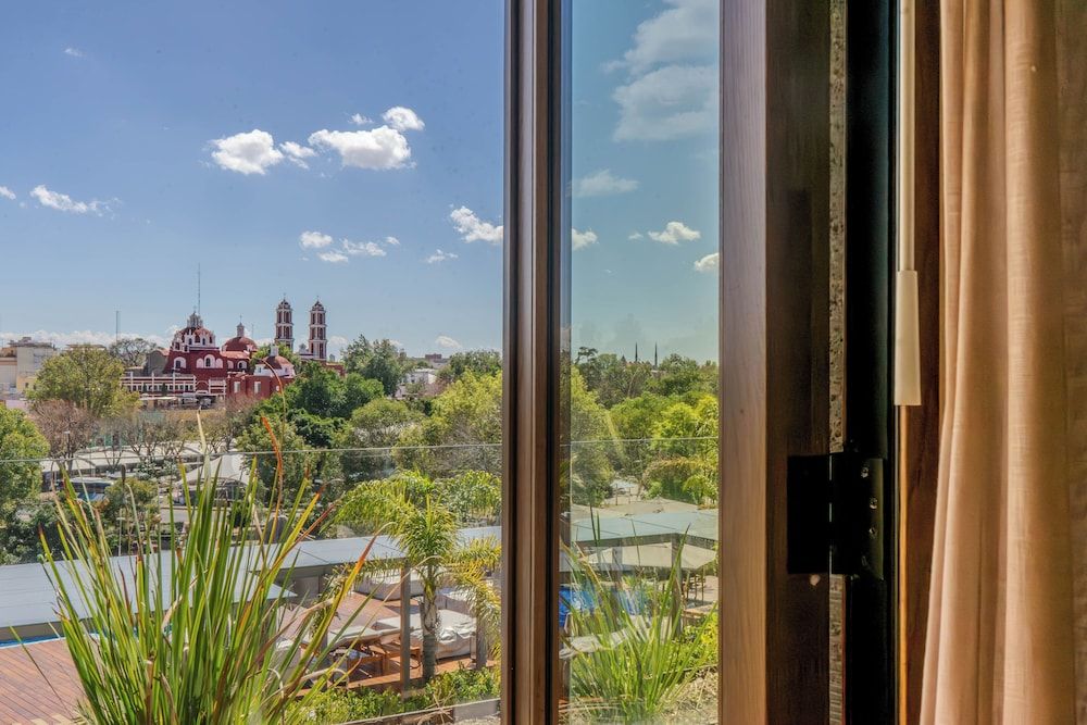 Habitación superior, una cama de matrimonio grande, vistas a la ciudad (Superior balcón) — 3