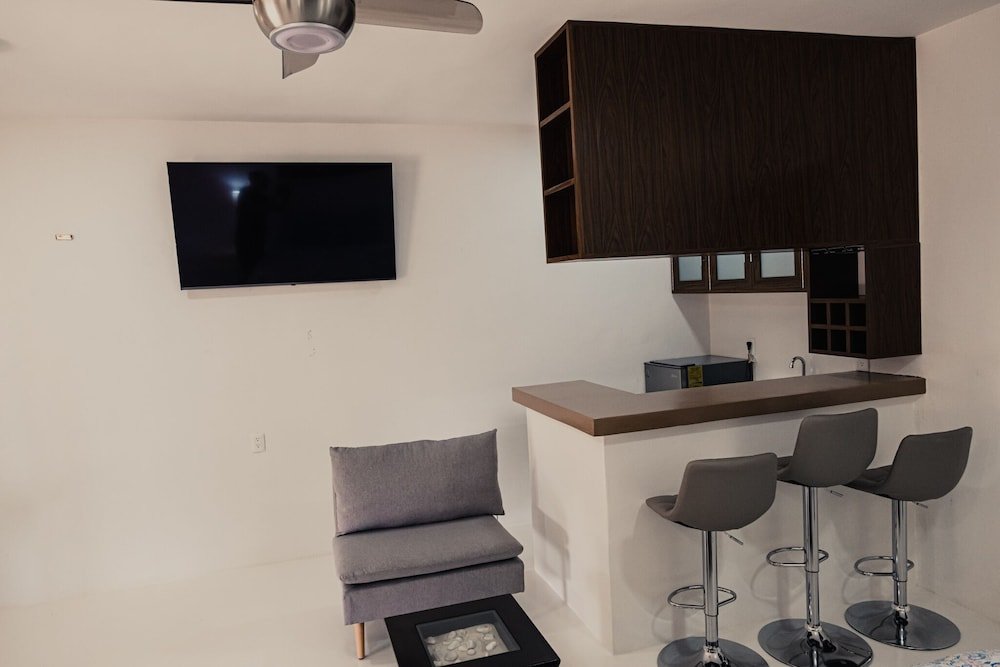 Deluxe Studio — 3