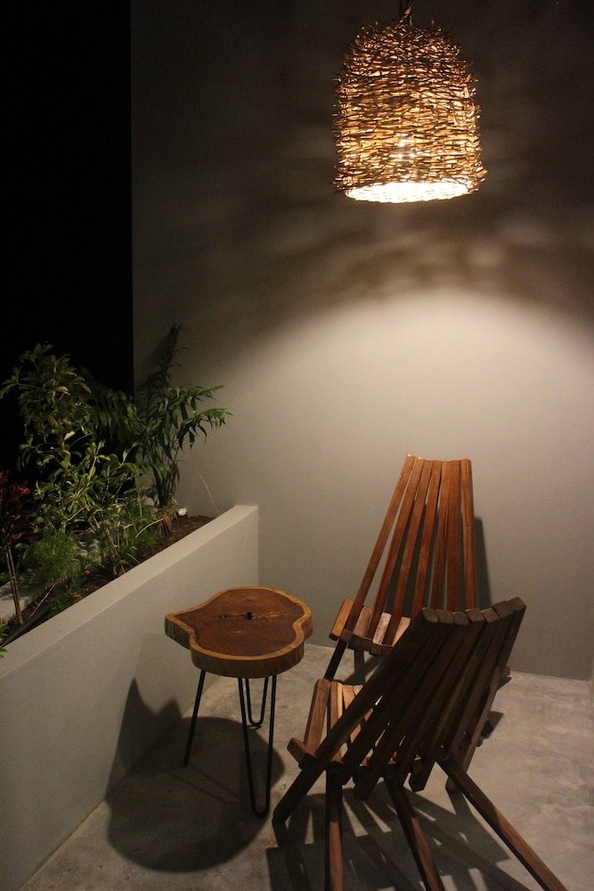 Habitación Tipo Suite Queen con Balcón y Vista a la Piscina — 2