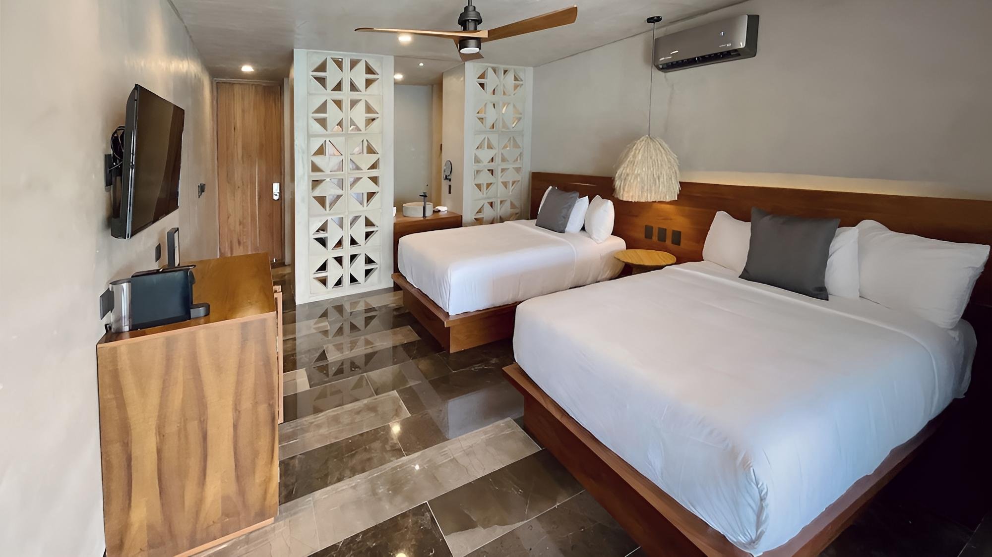 Deluxe Habitación Doble, 2 camas Queen, balcón, Lagoon View