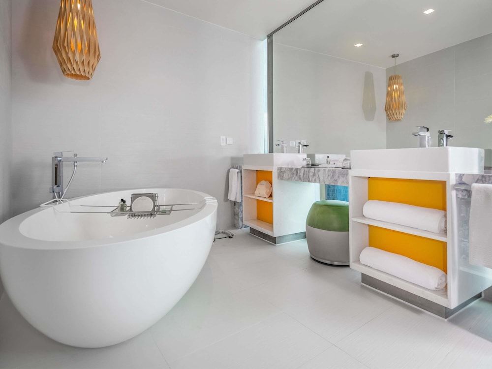 Junior Suite, Club Lounge Access, Executive Level (Reforma View) — 4