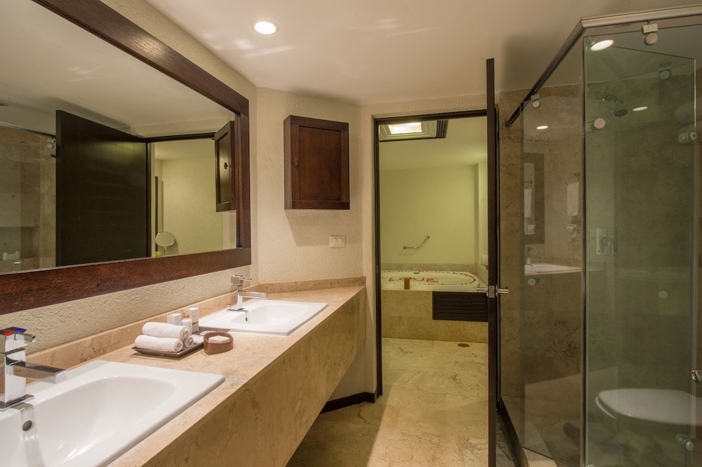 Suite de 2 Habitaciones Sin Comidas Incluidas — 8