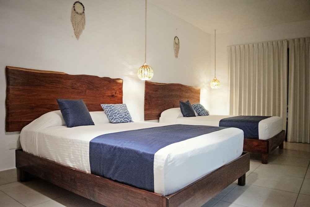 Habitación Estándar, 2 camas dobles, balcón — 3