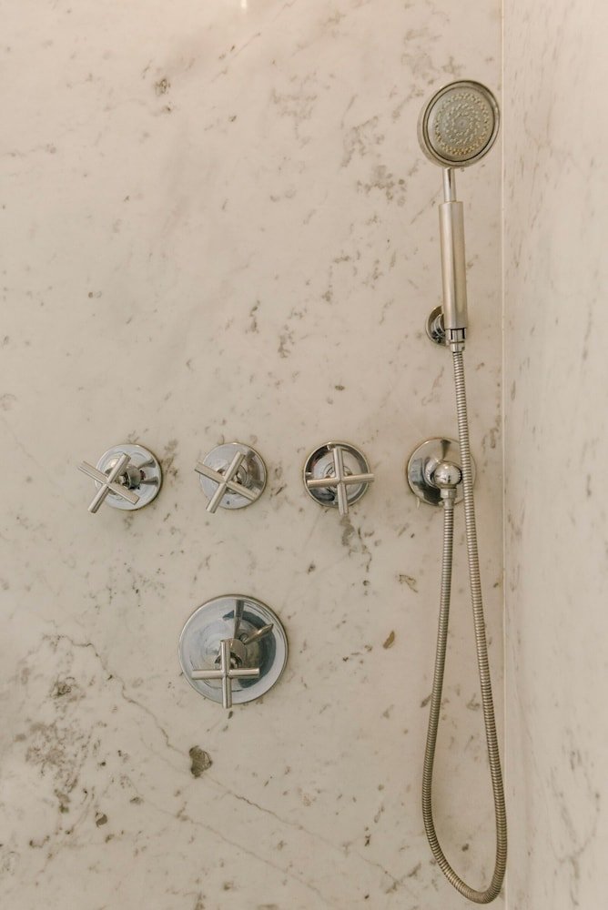 Suite (Owner, A) — 7