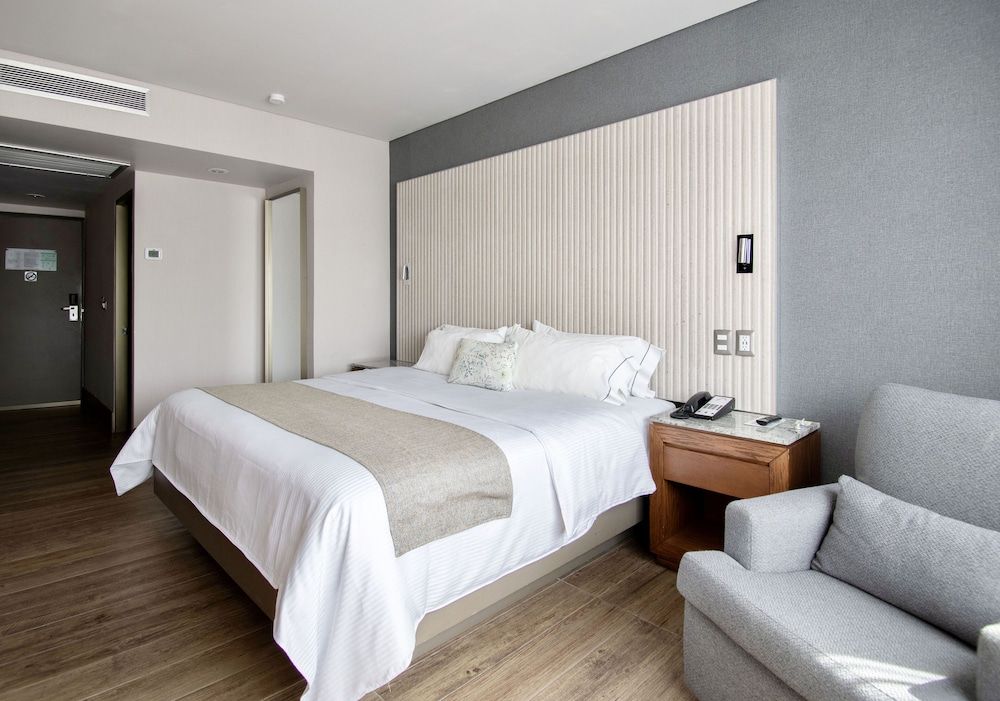 Habitación Ejecutiva, 1 cama King — 2