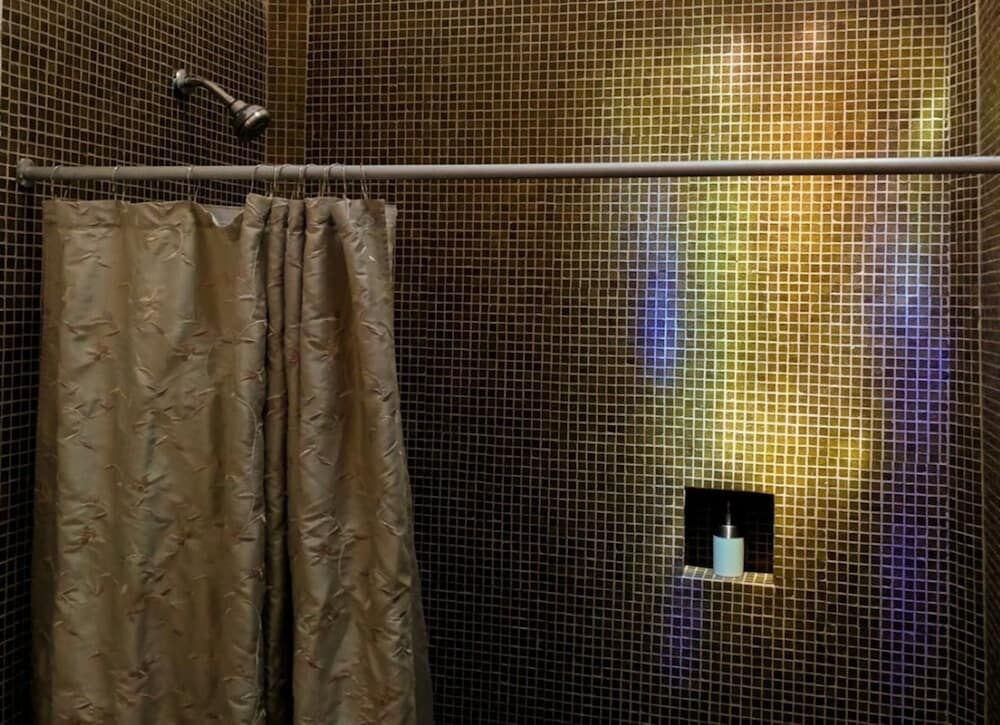 Habitación Grande, Baño Compartido — 3