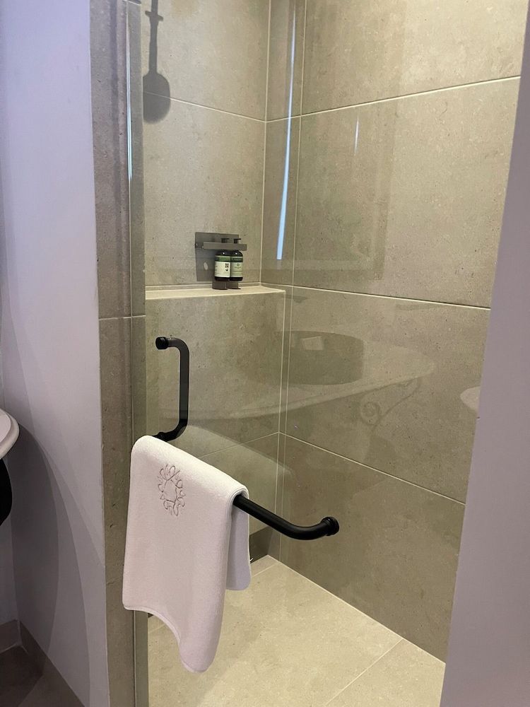Luxury Habitación Doble, 2 camas Queen, balcón — 4