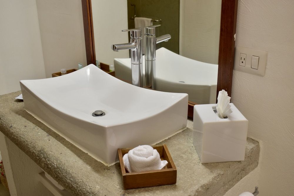 Habitación Privada Deluxe con Dos Camas Queen y Baño Privado — 2