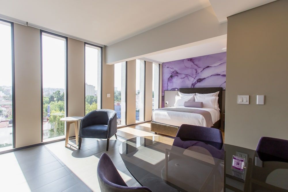 Junior Room, 1 cama King, Kitchenette, vista a la ciudad — 2