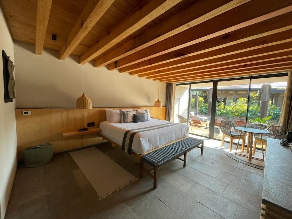 Luxury Suite — 4